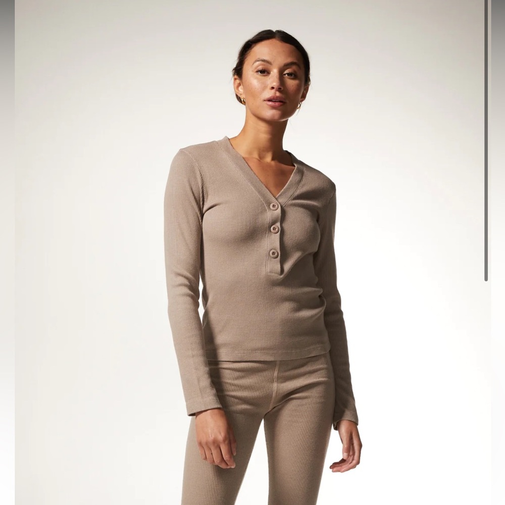 MONROW RIB HENLEY TOP